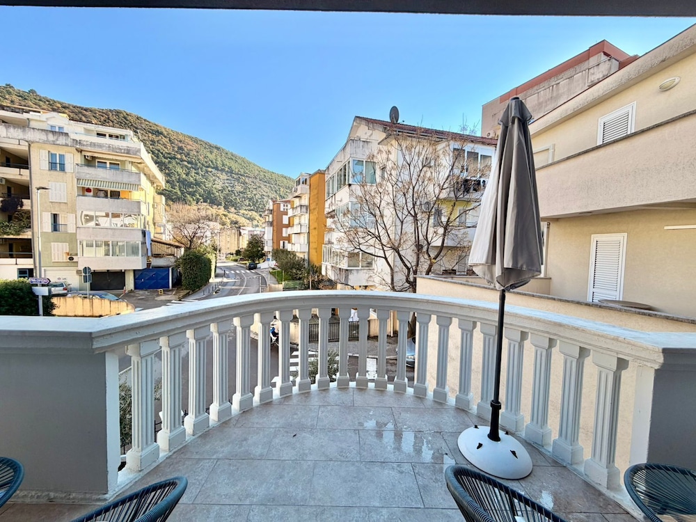 Lunamare Apartments