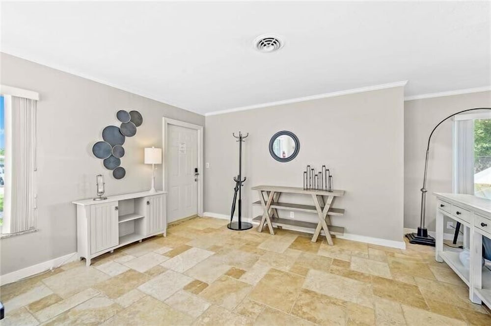 332 Wilton Manors in Wilton Manors