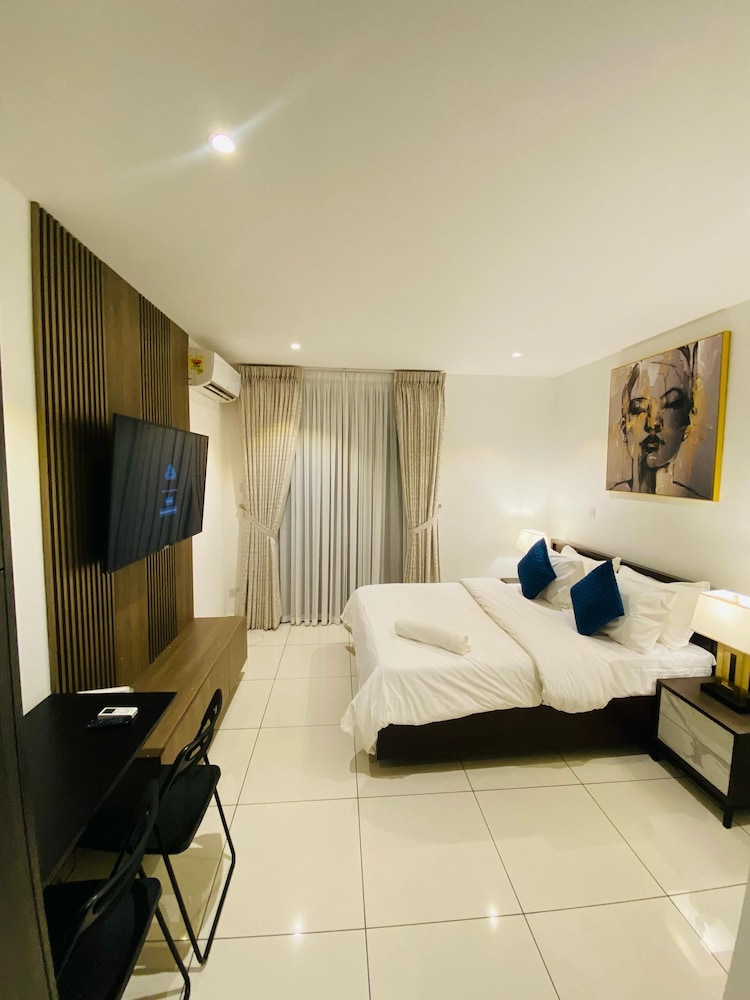 EBS LEGEND ONE BEDROOM DUPLUX embassy