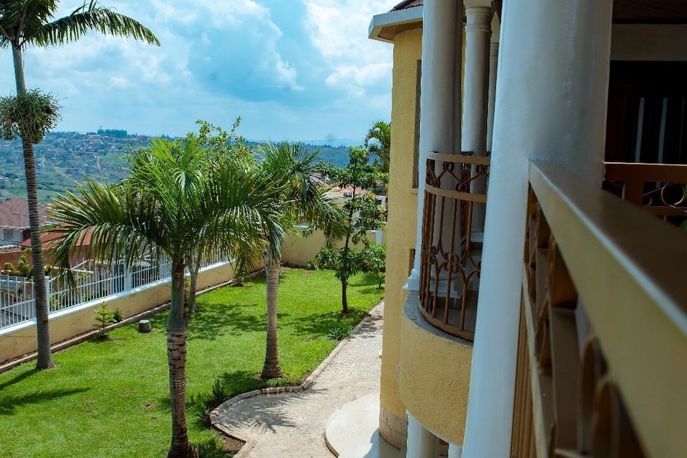 Elegant Villa Apart