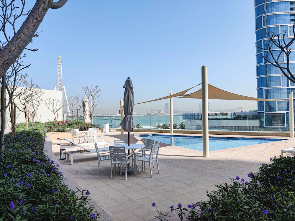 HiGuests - EMAAR 52-42