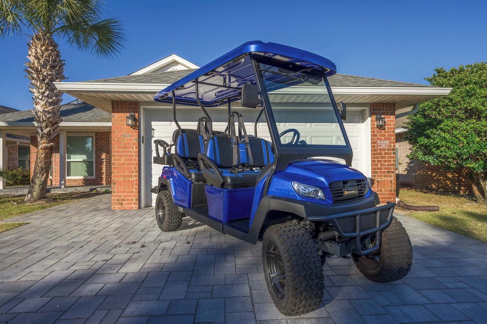 Golf Cart & Private Pool!