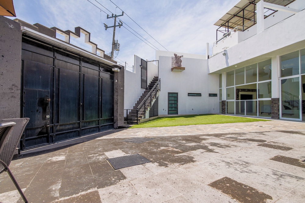 House with Terrace & Pool in Coyula
