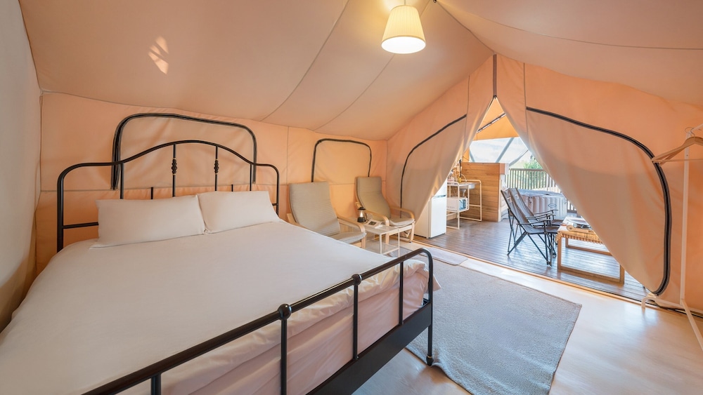 Boeun Ilsanghwa Glamping