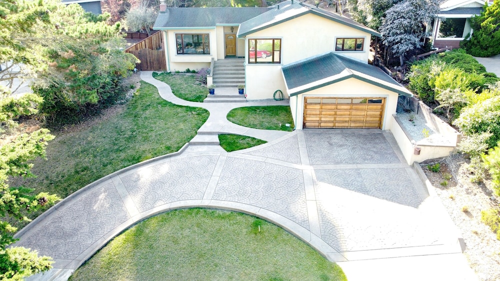 Coastal Serene Retreat In The Heart Of Monterey! 3 Bedroom Home by RedAwning view 4