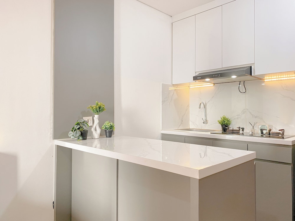 Cozy Neutral 2Br Apartment At Transpark Juanda Bekasi Timur