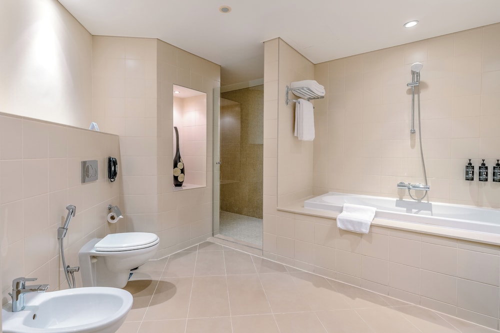 Abu Dhabi Vacations - Metropolitan Al Mafraq Hotel - Property Image 53