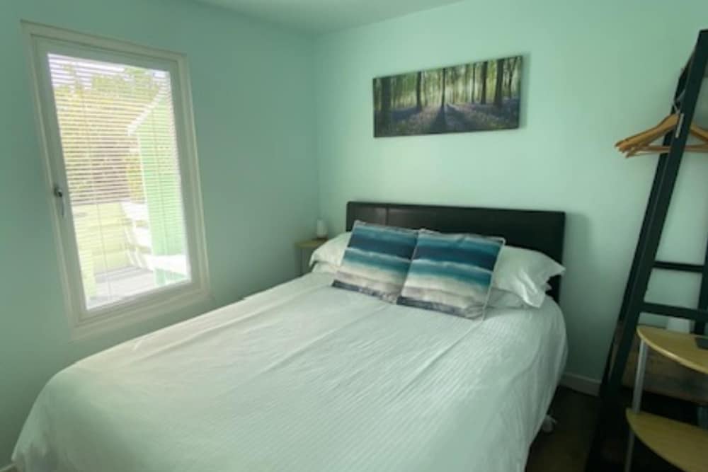 Snowdonia 1-bed Chalet, Sleeps 2, Stunning Views