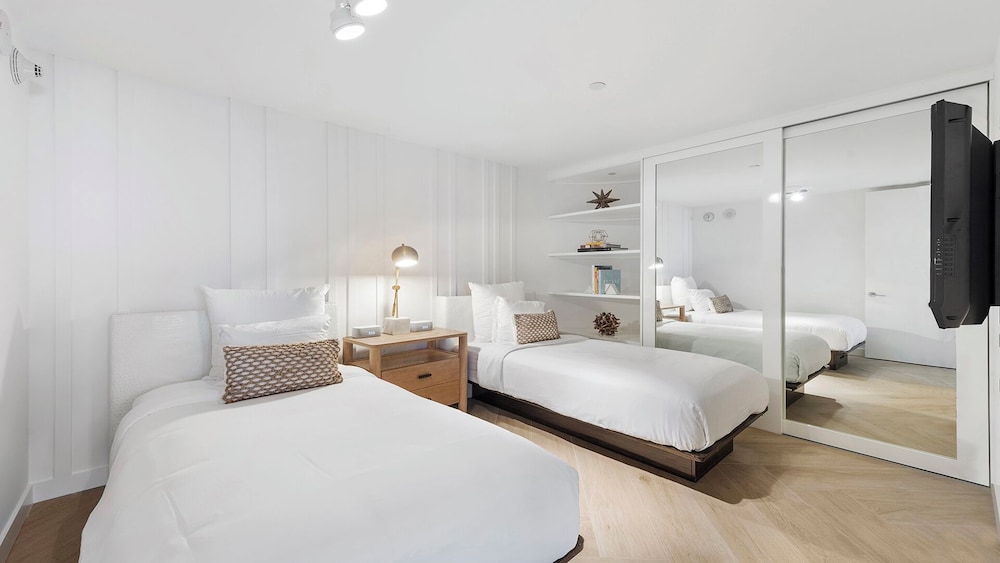 Luxury Vacation Rentals in South Beach by LRMB