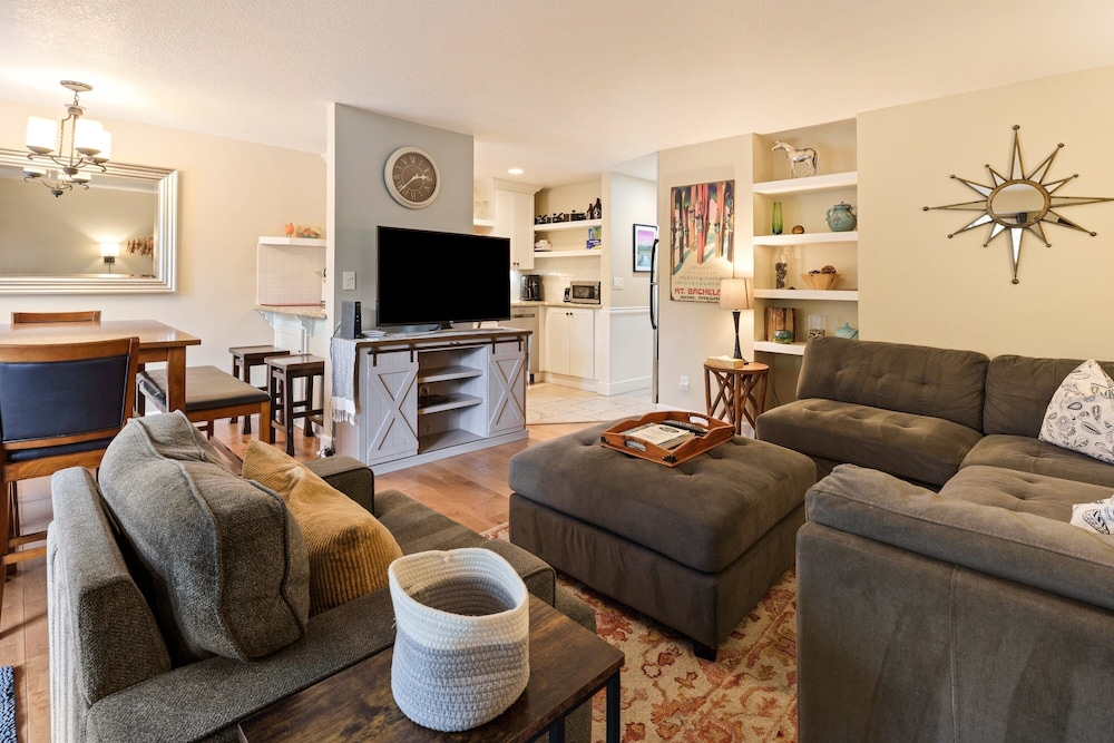 Abbot House 4 2 Bedroom Condo