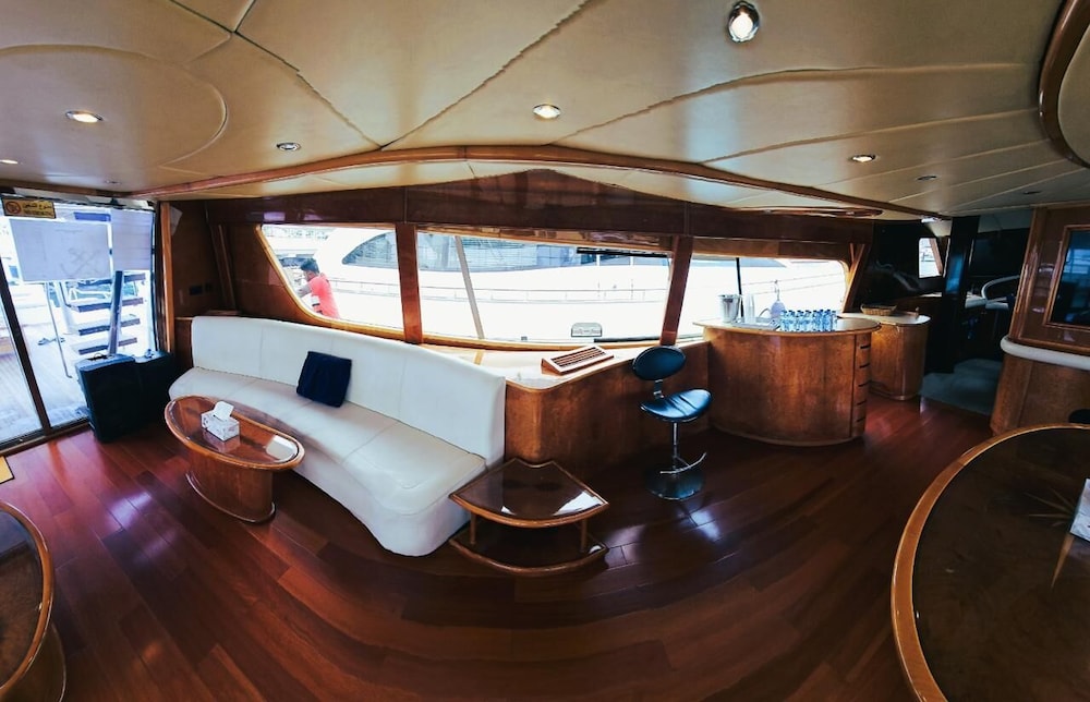 Riviera Leisure Yachts Dubai