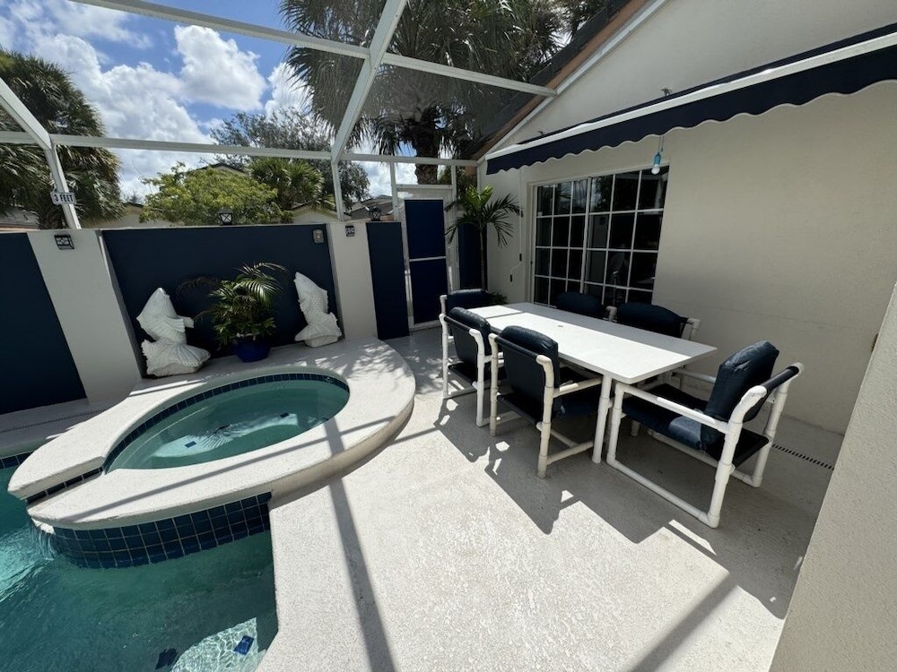 Villa Crayson 3 Bedroom Home