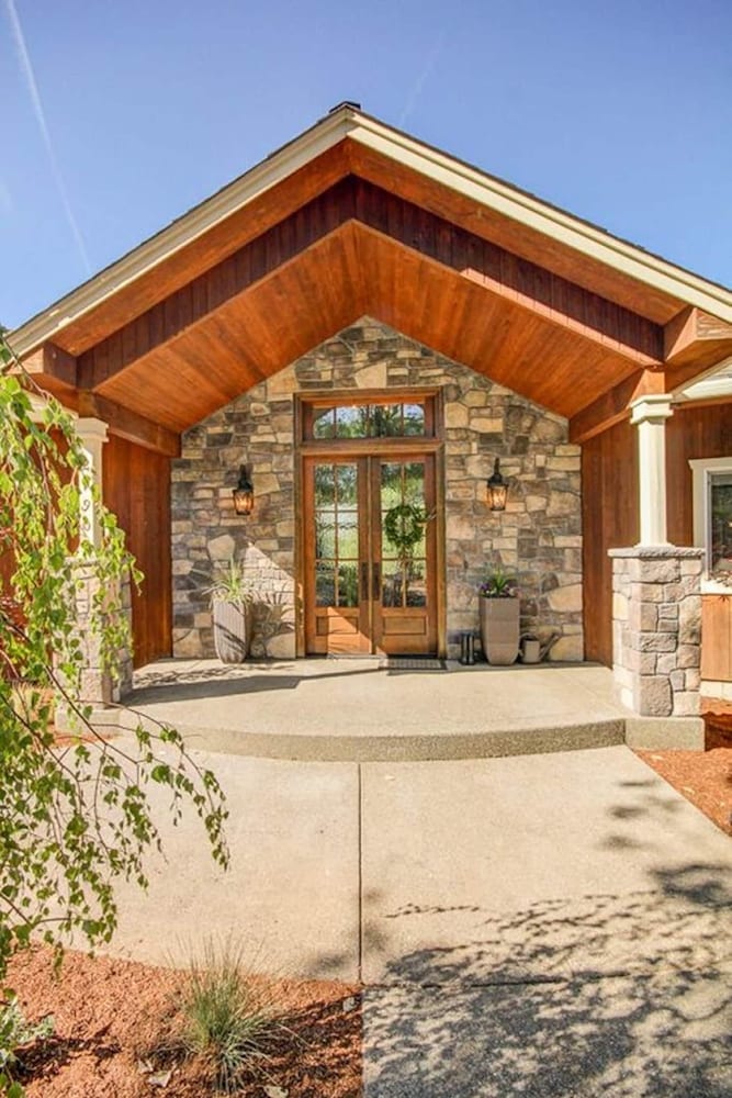 Jacksonville Mountain Retreat