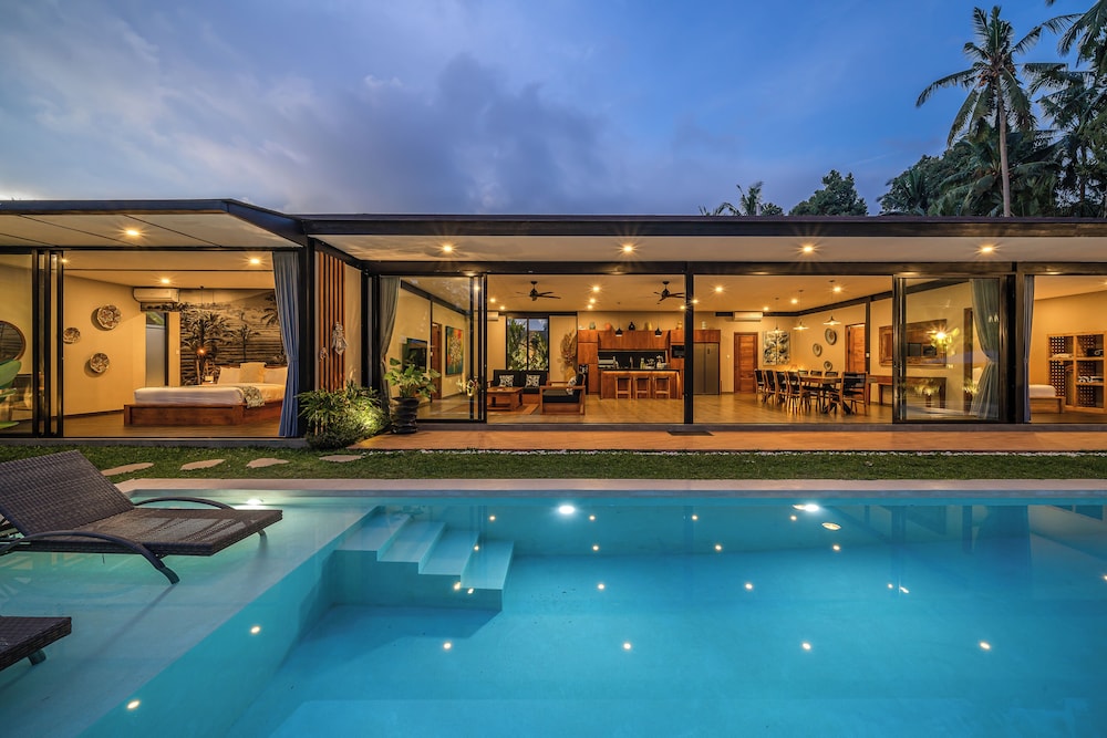 Xanadu - 5BR Ubud Designer Villa, Pool with Rice Fields Views