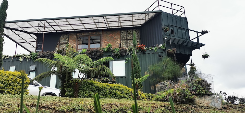 HOBBIT HOTEL