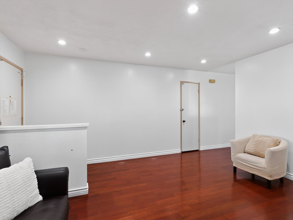 Coastal Escape With Private Mini Golf 4 Bedroom Home