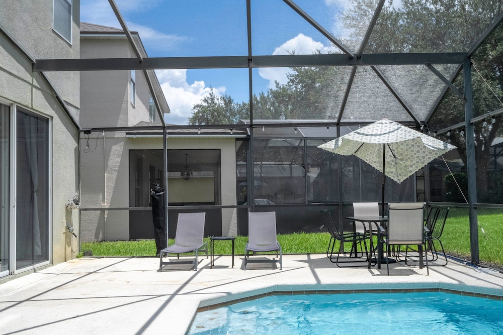 Free Pool Heat if you Stay in the Month of November