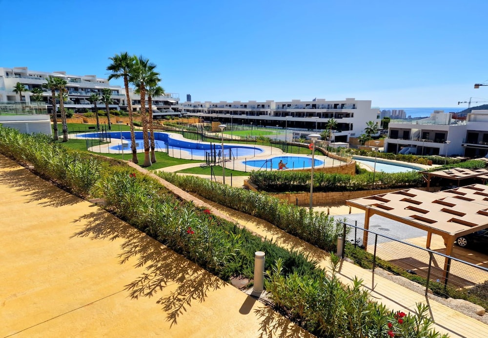 La Petite For t Seaview Flat in Marbella
