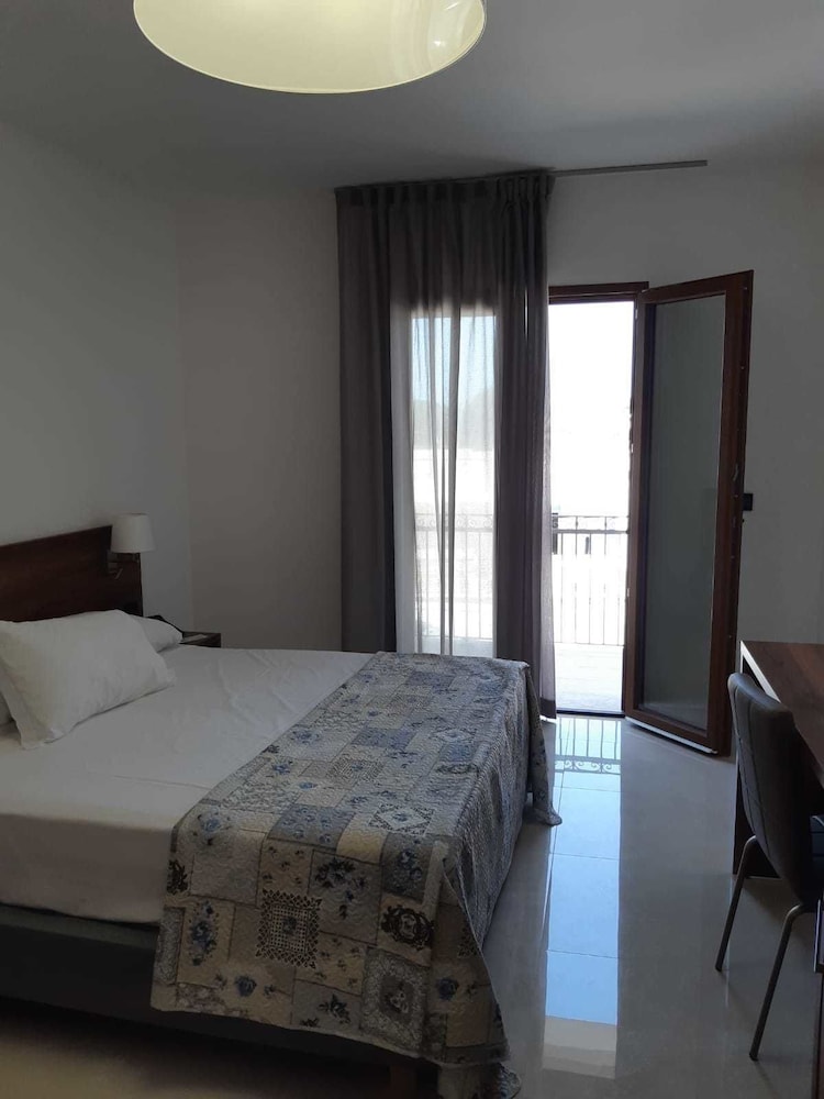 Morello Beach Hotel