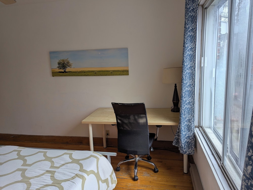 Apartment near Metro Monk Station view 2