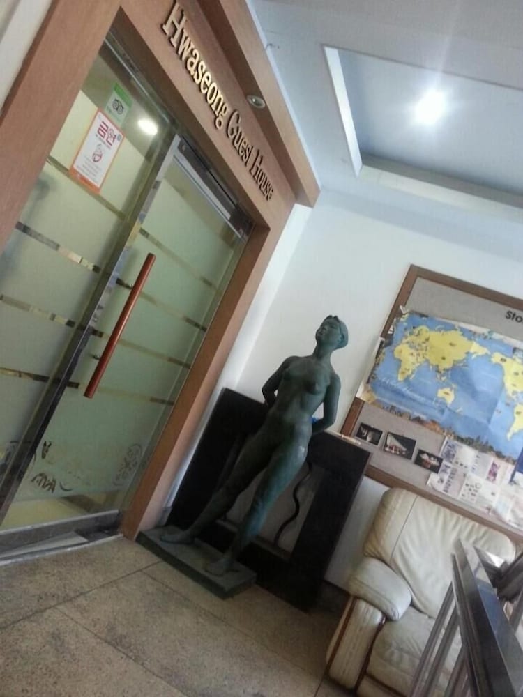 Hwaseong Guest House - Hostel