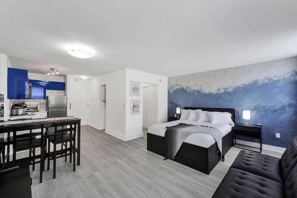 Ocean Dr 1BR Miami Beach Getaway
