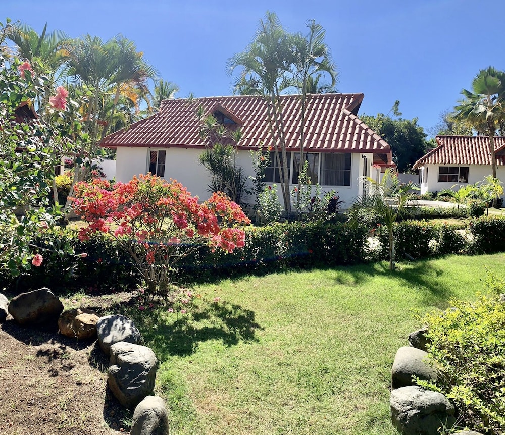 ON THE Cliff IN THE Caribbean SEA - Villa Maura