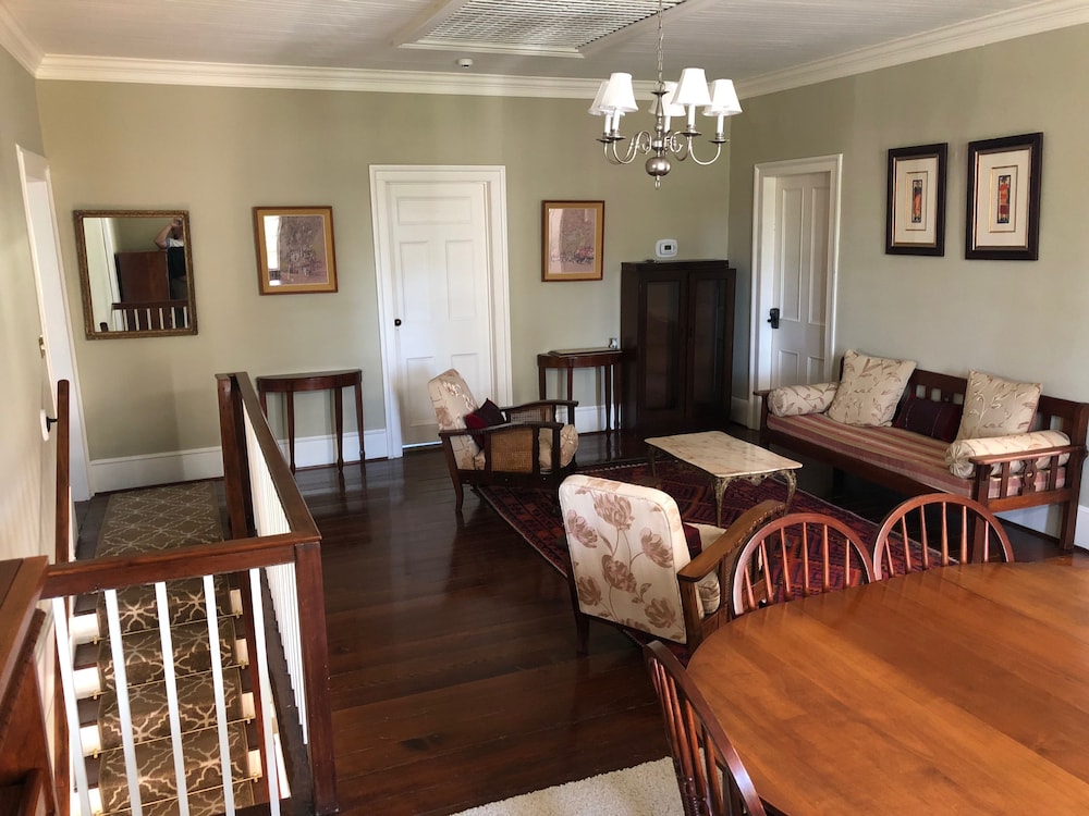 The Elizabethtown Inn