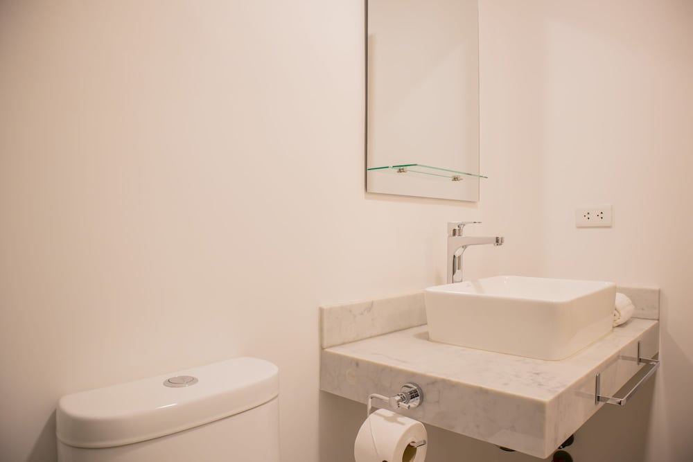 w Comfort 2BR w Private Balcony in San Isidro