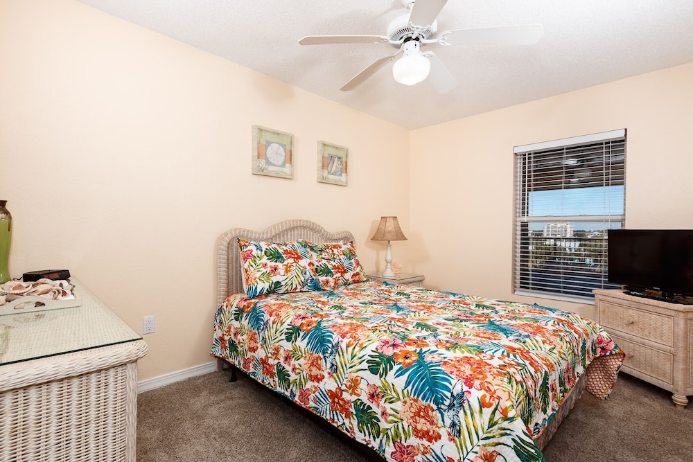 Islander 4002 by Brooks and Shorey Resorts
