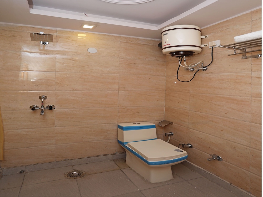 OYO 10558 Hotel Qlark