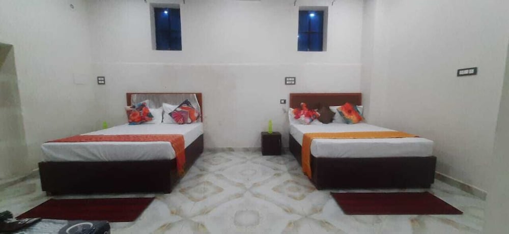 Rudraksha Kashi Inn By GRB