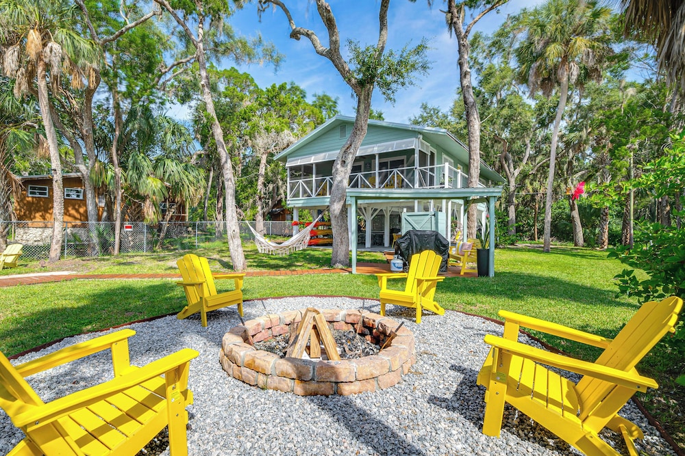 Dock, Hot Tub & Games: Crystal River Family Gem