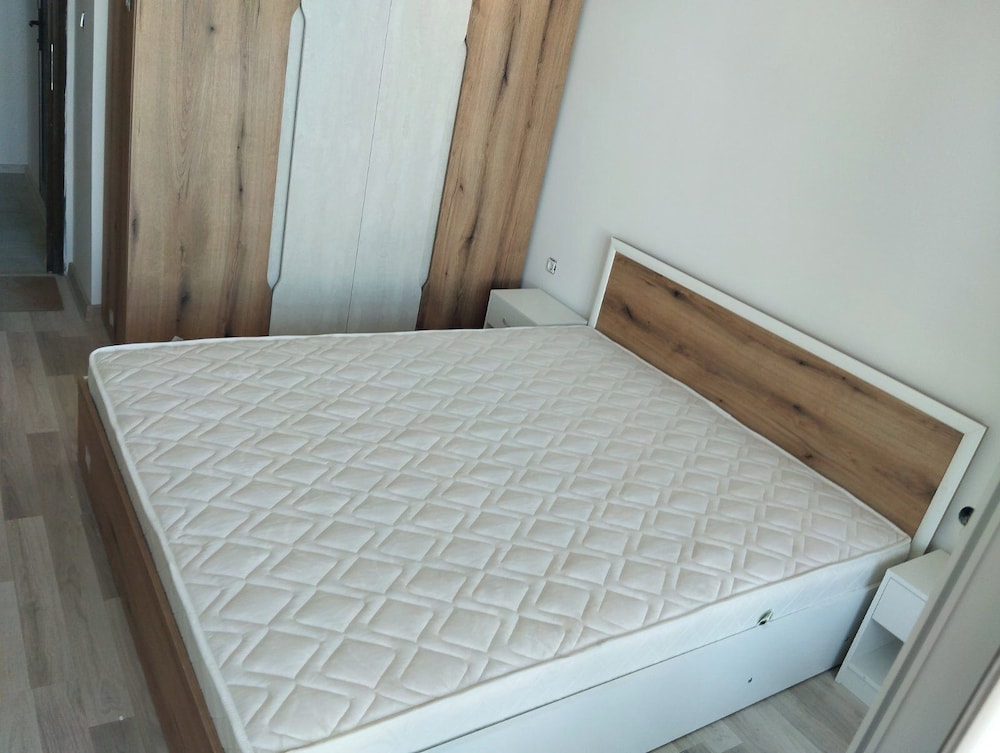 Comfy & Flat, Great Location, Parking