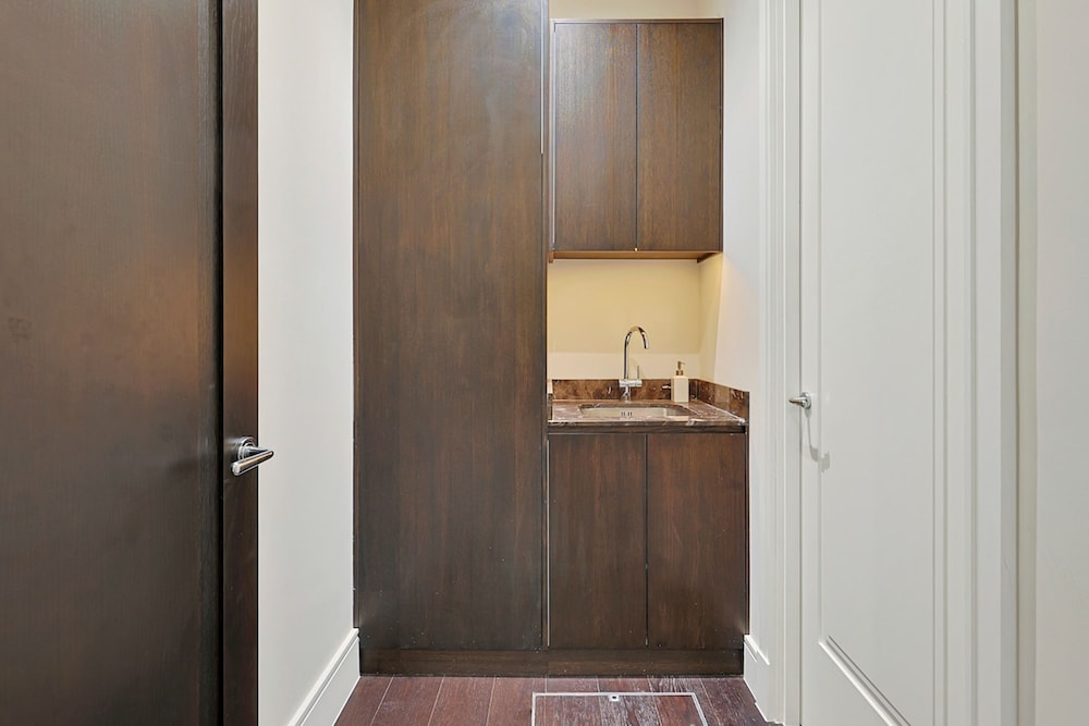 Luxe Home With Cinema Room - South Kensington