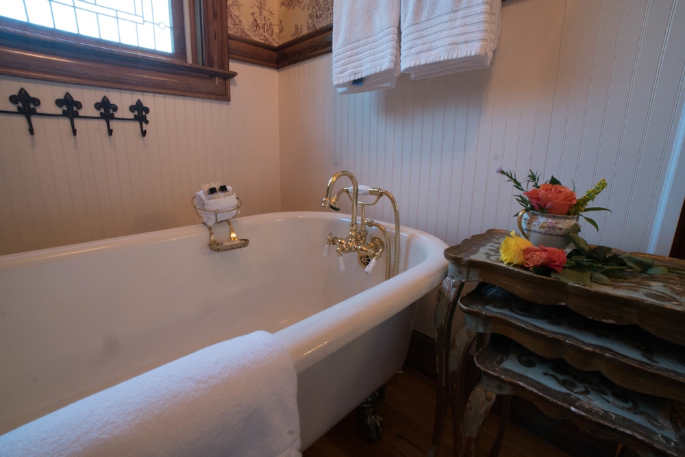 The Victoria B & B