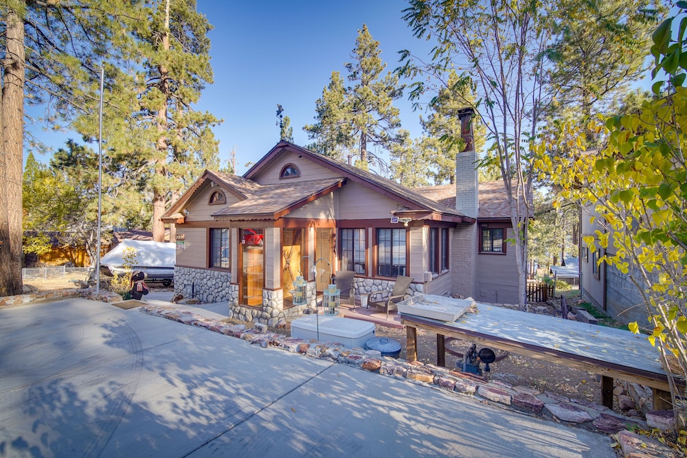 1 Mi to Lake: Home w/ Hot Tub & Gazebo in Big Bear view 3