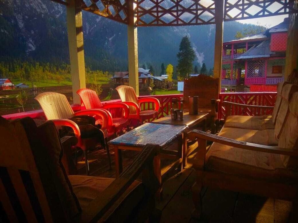 Elysium Inn Guest House view 4