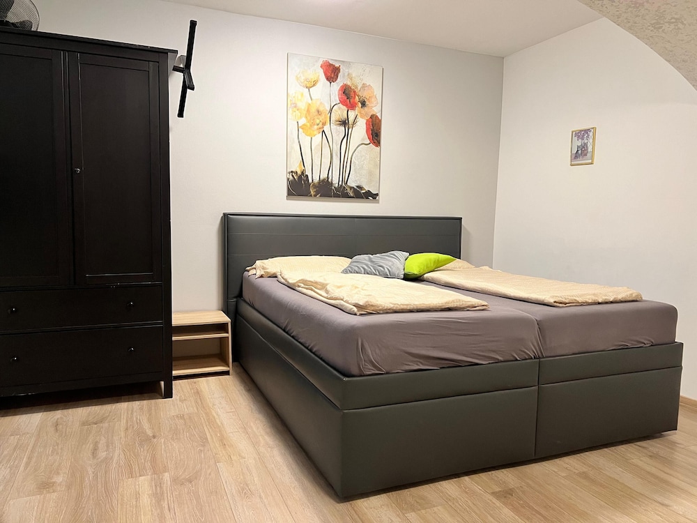 Long Stay 1BR Apt Near Prater Park