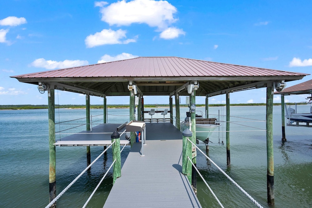 Sparkling Pool Balcony Sunsets Pool Table Dock