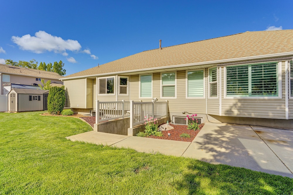 Cozy Kaysville Vacation Rental w/ Mountain Views!