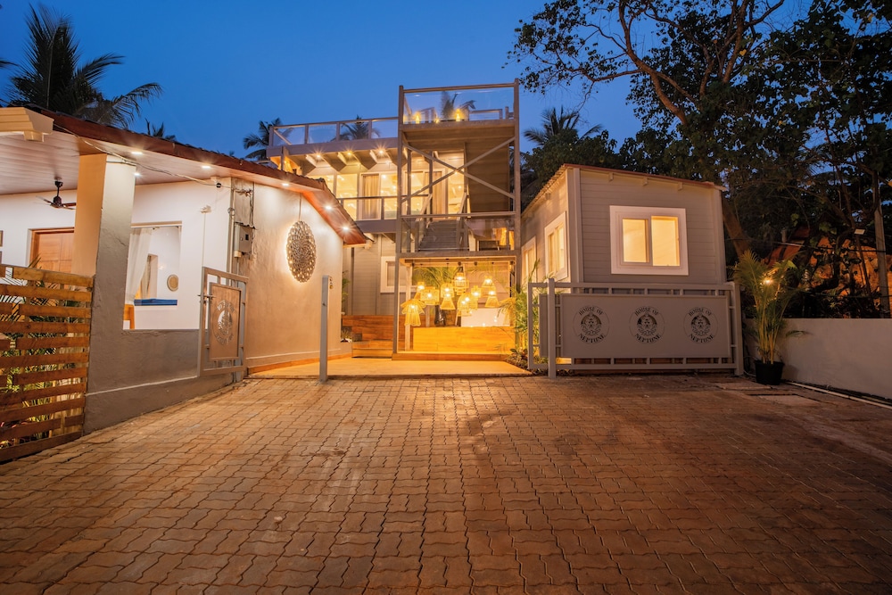 ELIVAAS House of Neptune 1 BHK Boutique