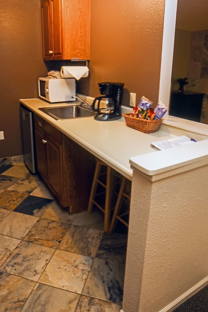 Fawn Valley Inn: 106 Condo view 4