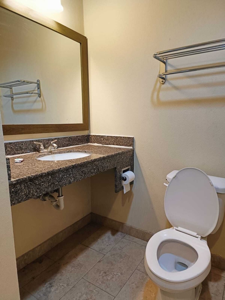 Westwood Inn Extended Stay by OYO Gonzales TX