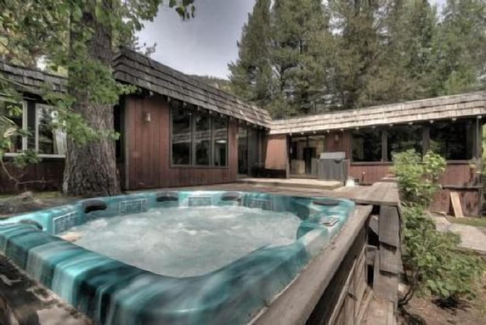 Lake Tahoe Vacations - Squaw Valley Paradise - Property Image 6