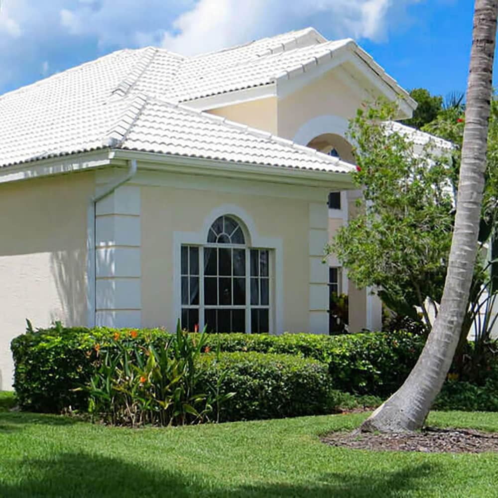 Altaira - top Location Lake View Pool Spa 4 Bed