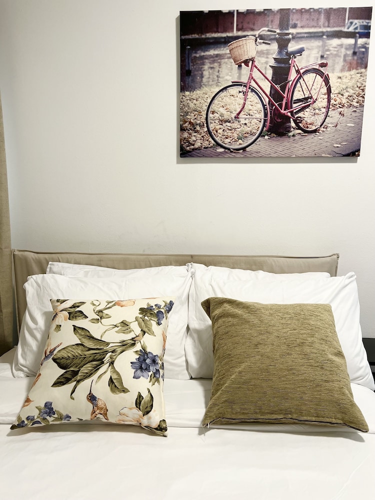 Ha-Carmel Market Apartment
