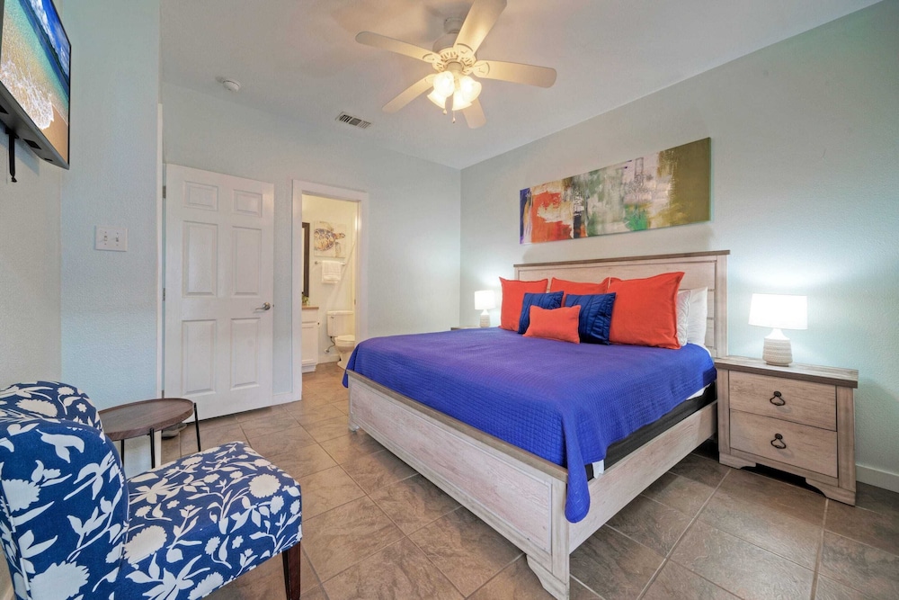 9 Costa Bahia Sleeps 20, Pool + Beach Nearby Perfect for Families