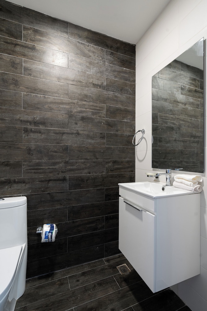 Escape to Santo Domingo 2-bedroom Oasis in the Heart of the City