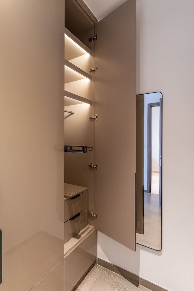 The MarQ Luxury 2BR Apt Central D1